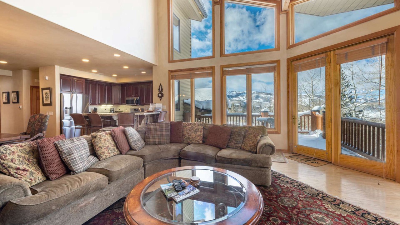 Photo of Livingroom in Deer Valley