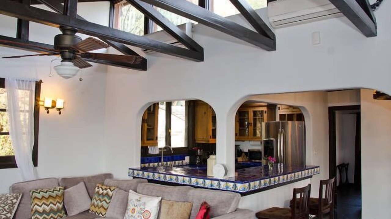 Photo of Livingroom in Hollywood Hills West