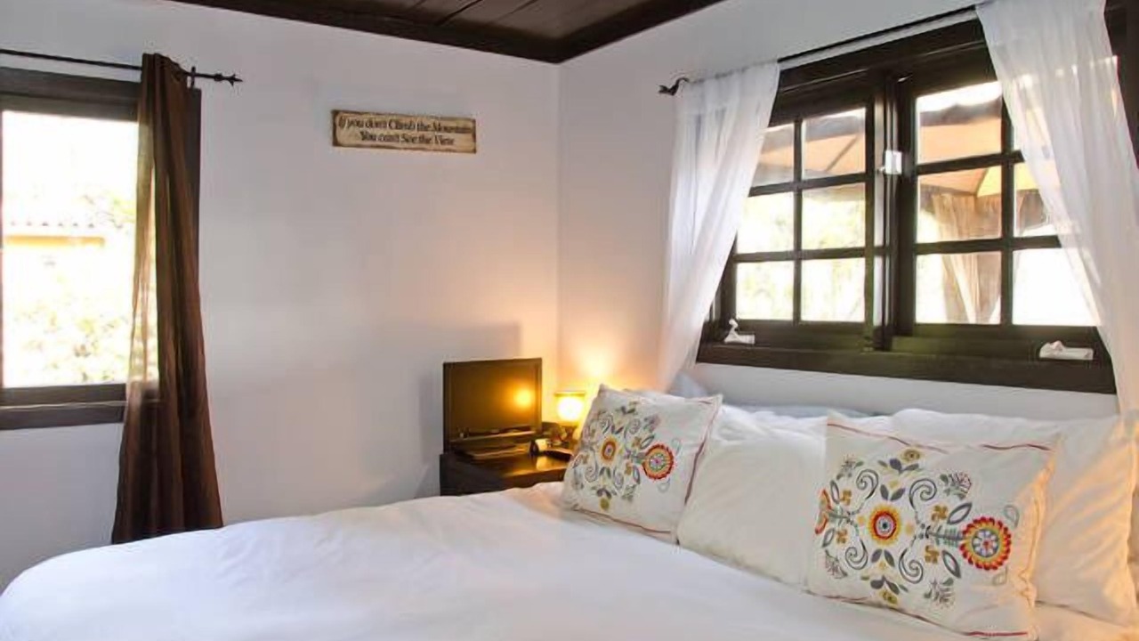 Photo of Bedroom in Hollywood Hills West
