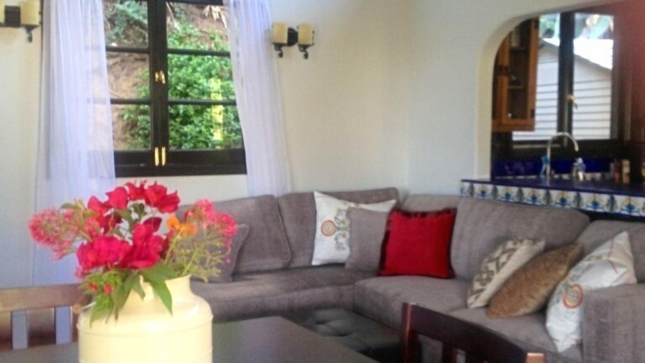 Photo of Livingroom in Hollywood Hills West