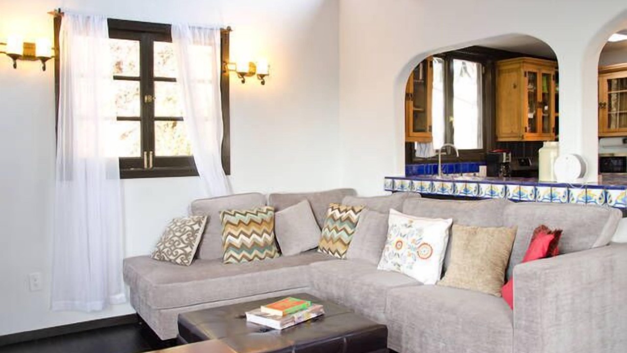 Photo of Livingroom in Hollywood Hills West