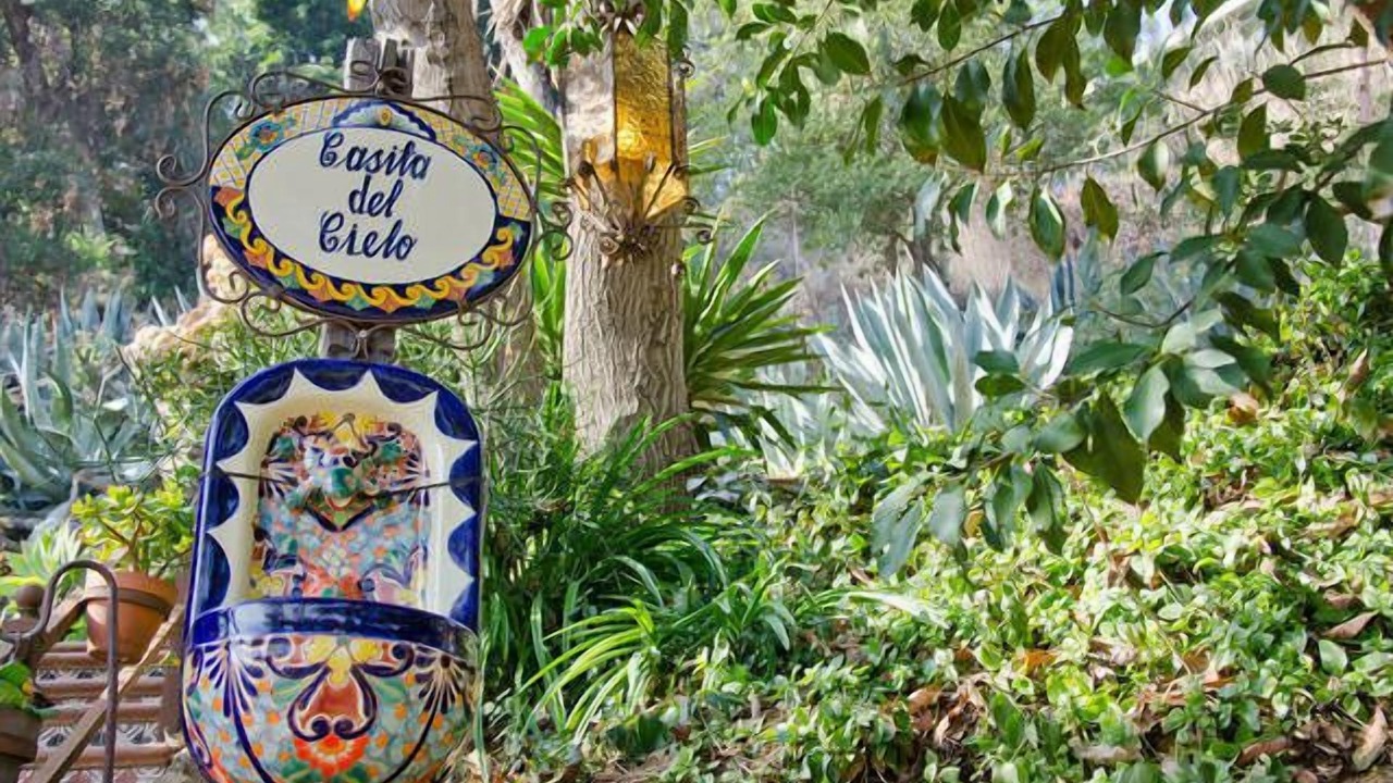 Photo of Outdoor in Hollywood Hills West