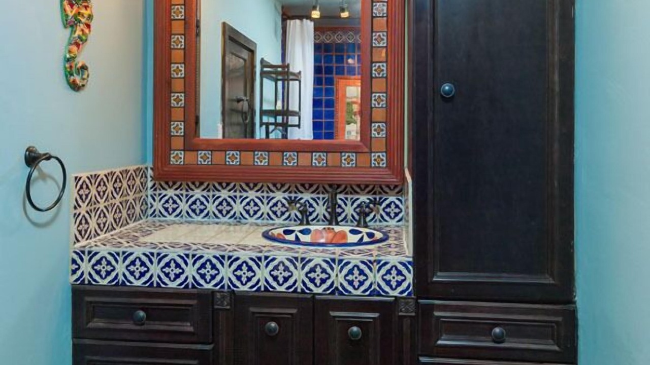 Photo of Bathroom in Hollywood Hills West