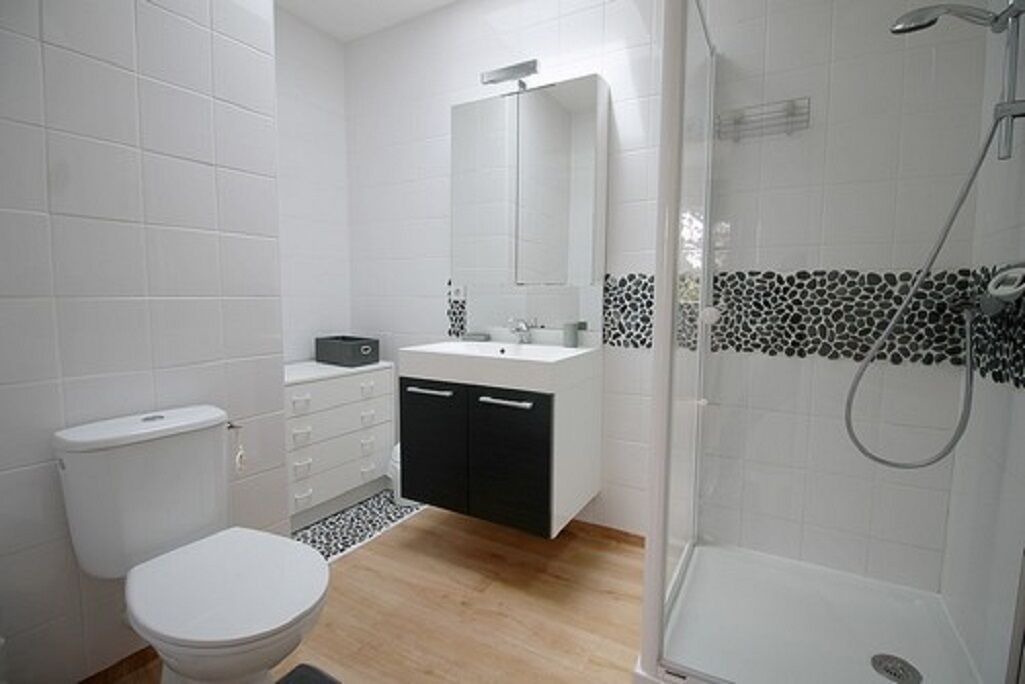 Photo of Bathroom in Surtainville