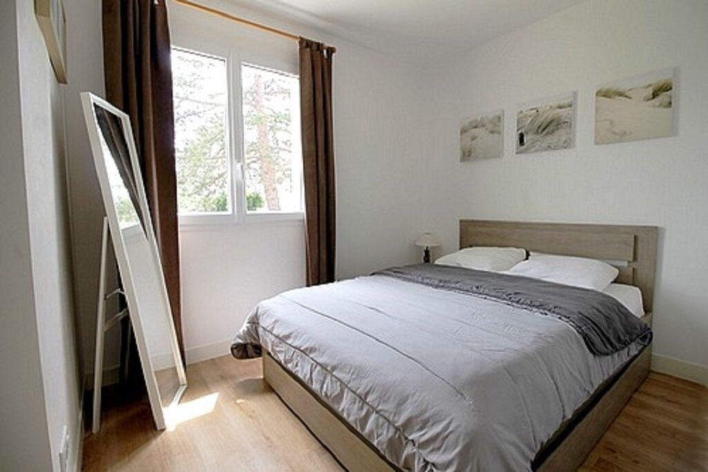 Photo of Bedroom in Surtainville