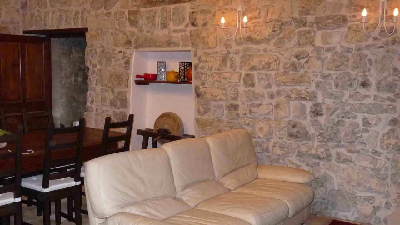 Photo of Livingroom in Saint Alban Auriolles