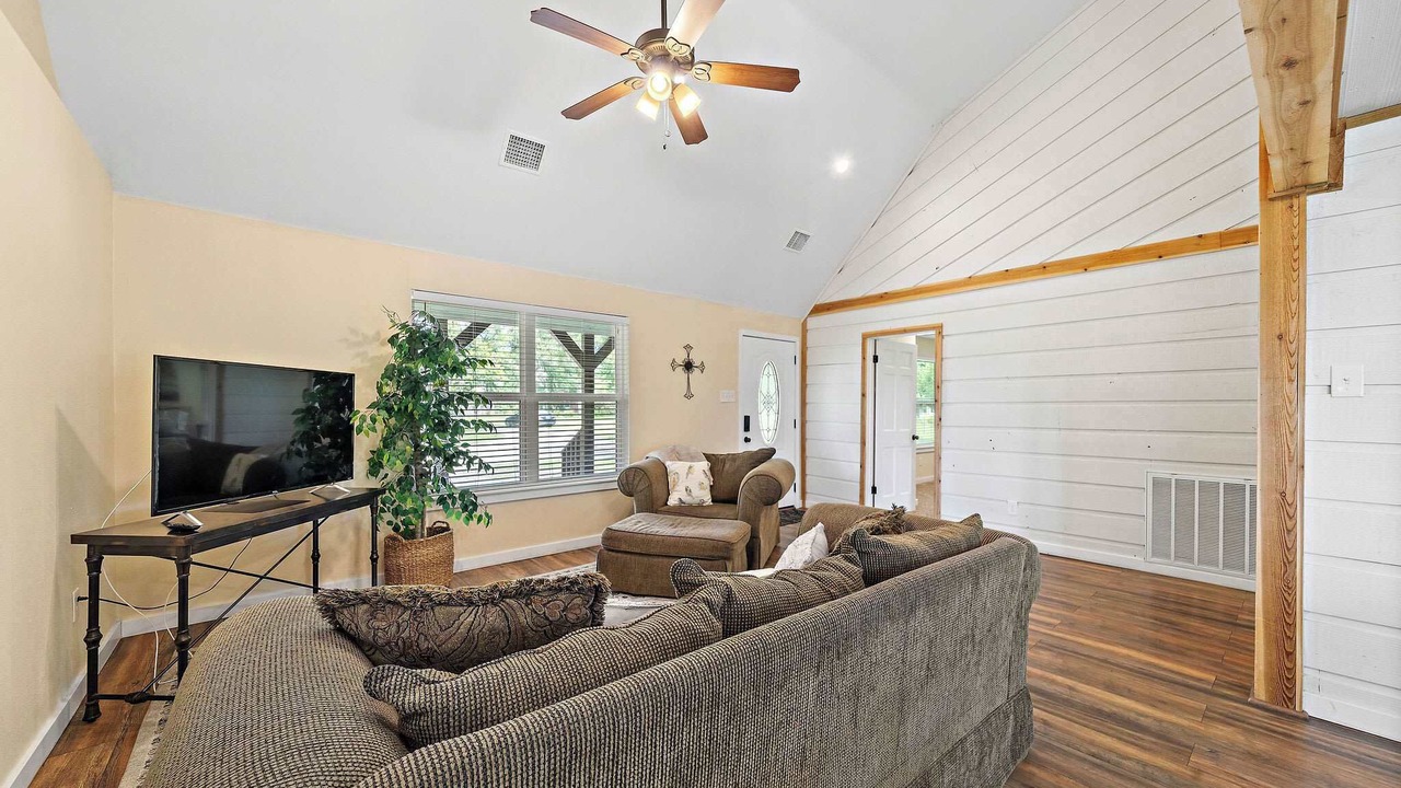 Photo of Bedroom in Baytown