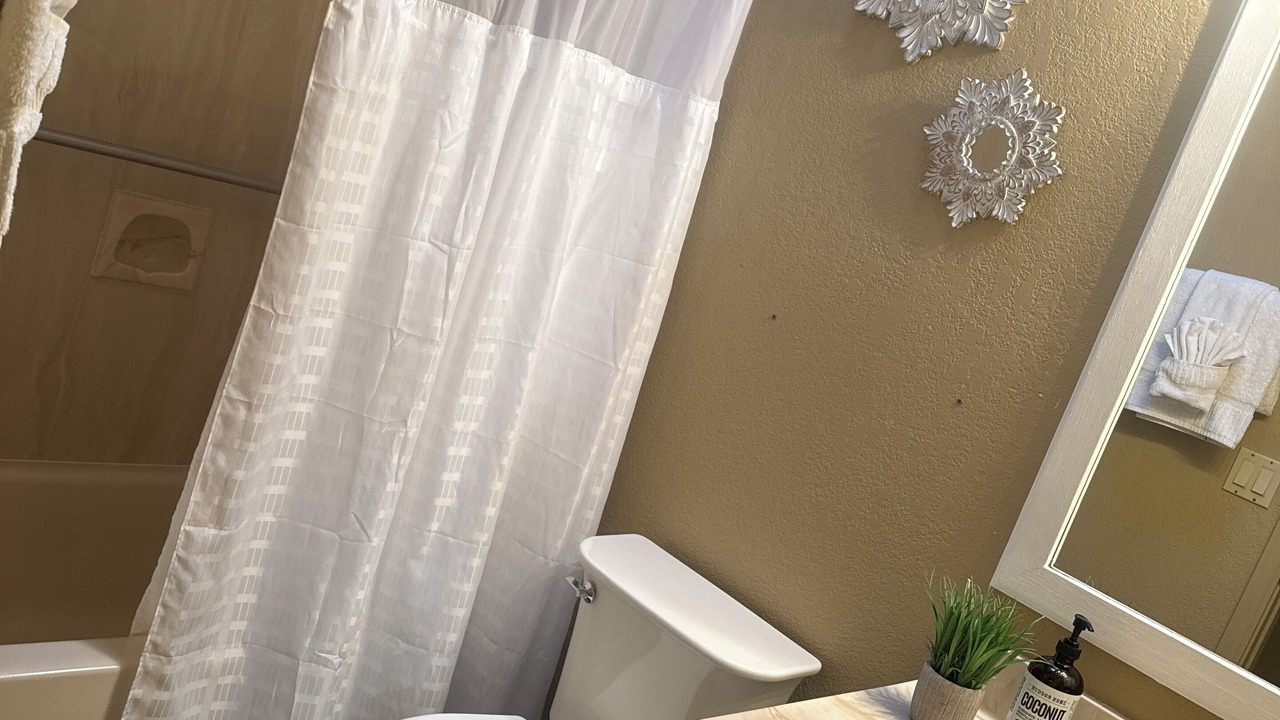 Photo of Bathroom in Cottonwood