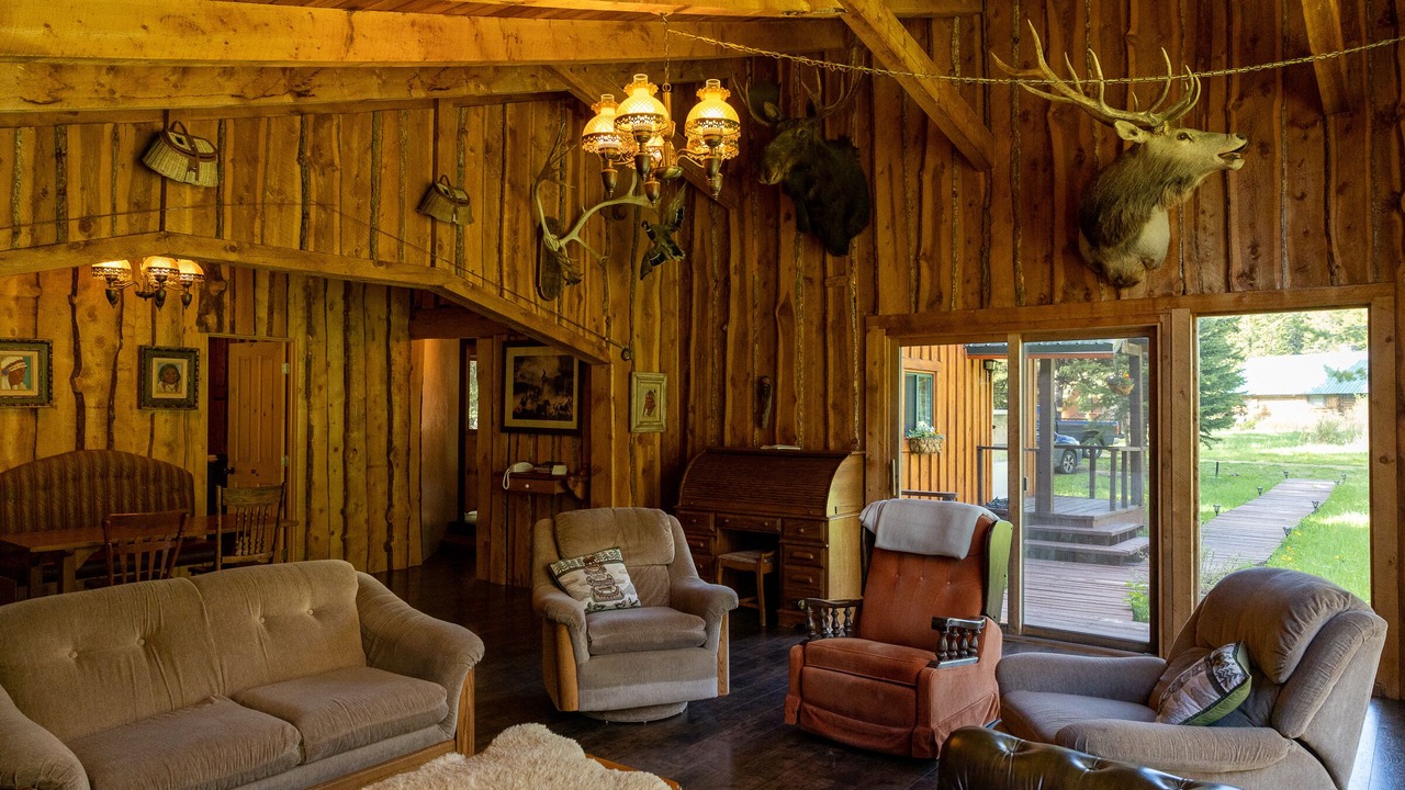 Photo of Bedroom in Cooke City-Silver Gate