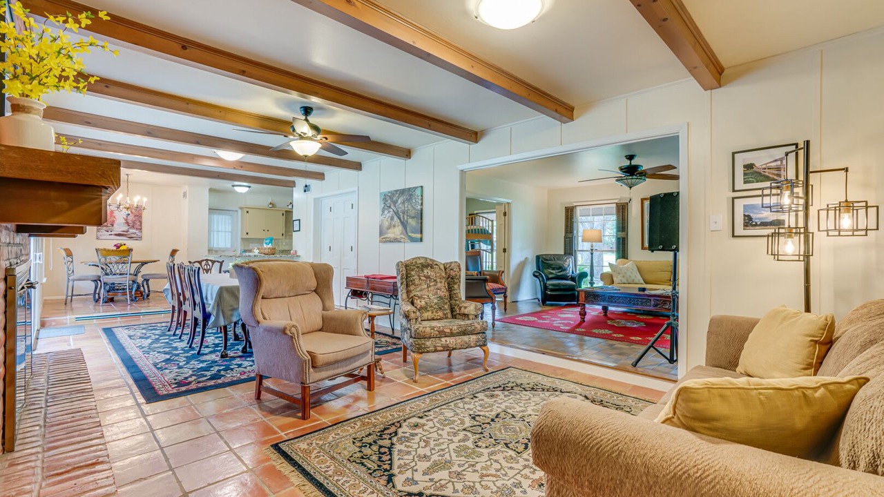 Photo of Livingroom in North San Antonio - SAT