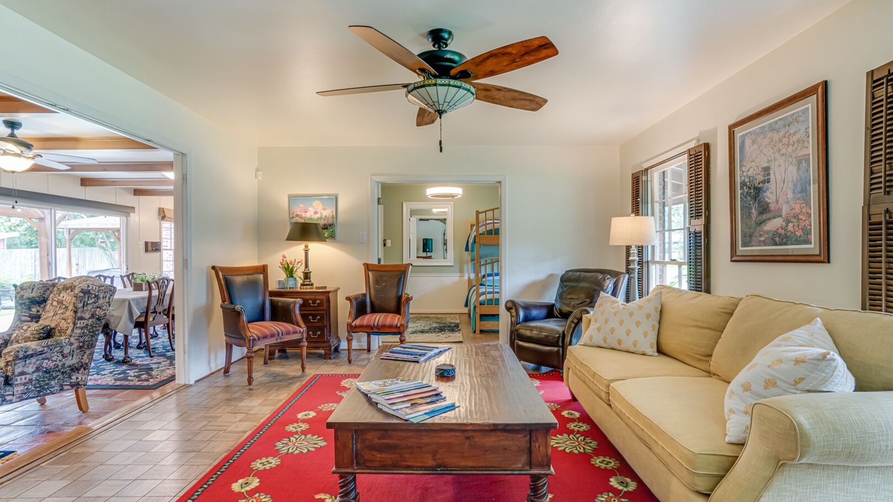 Photo of Livingroom in North San Antonio - SAT