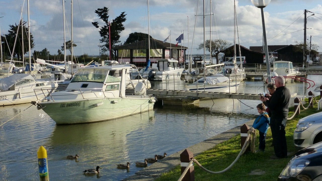 Photo of Others in Lanton