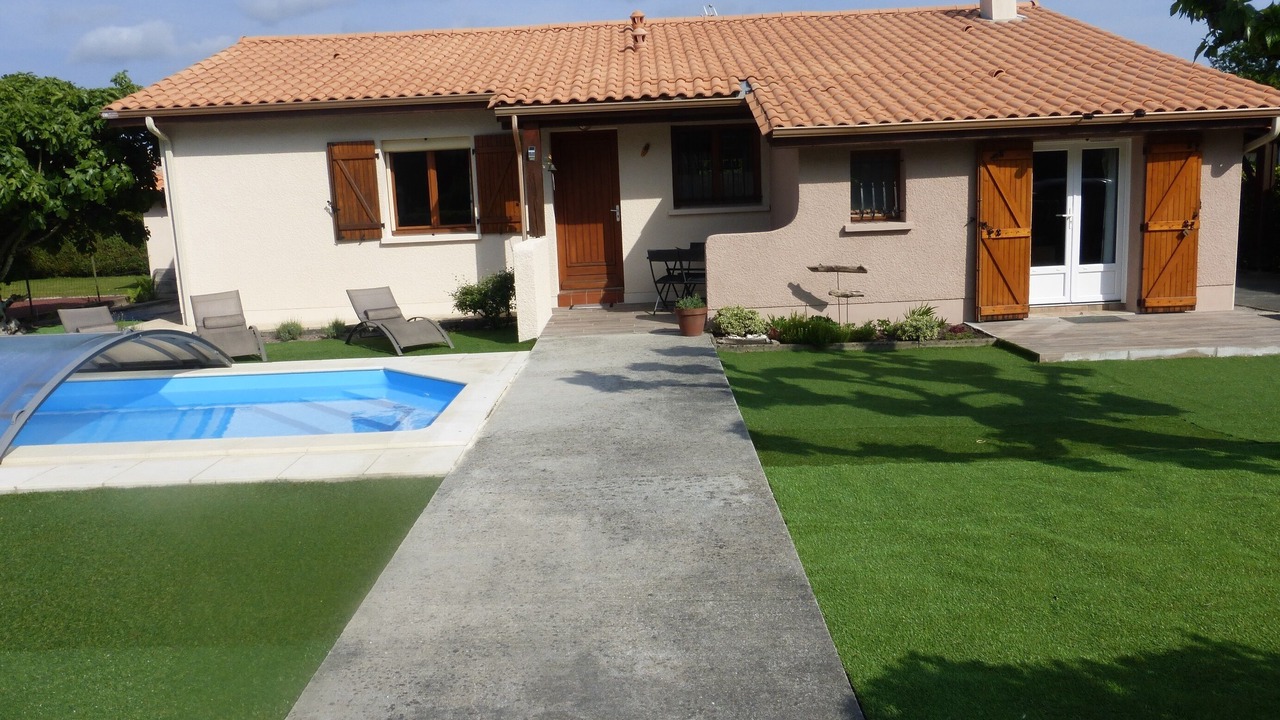 Photo of Outdoor in Lanton