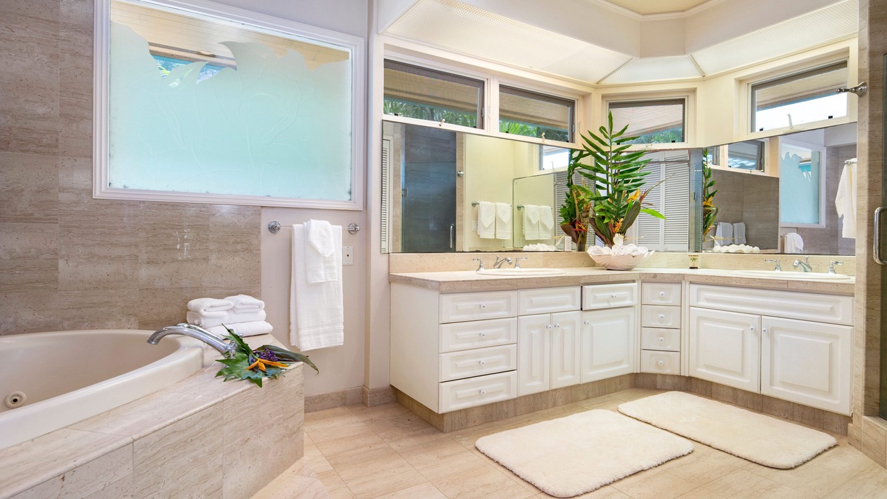 Photo of Bathroom in Waimanalo Beach