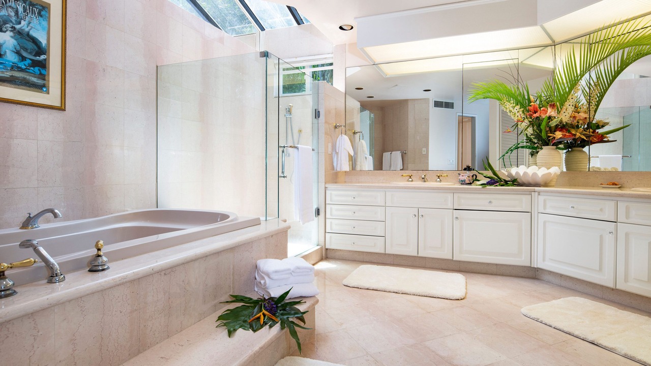 Photo of Bathroom in Waimanalo Beach