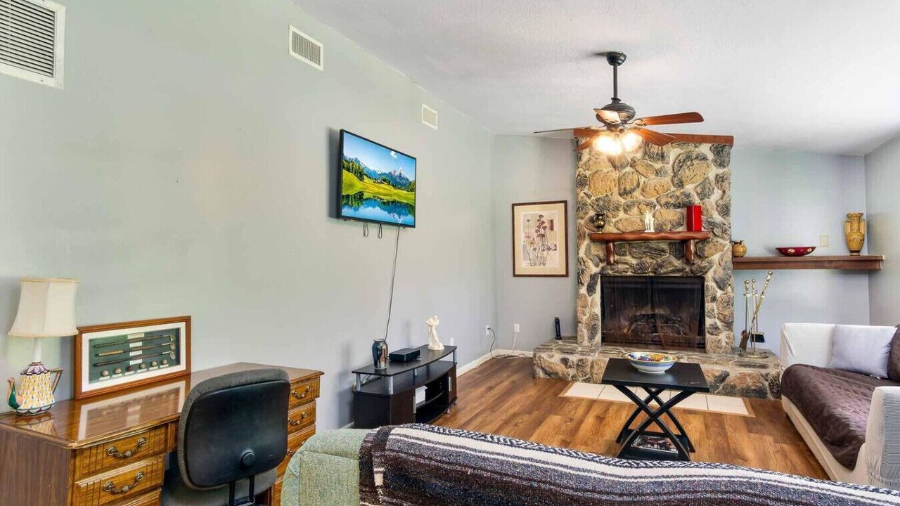 Photo of Livingroom in Orange Park