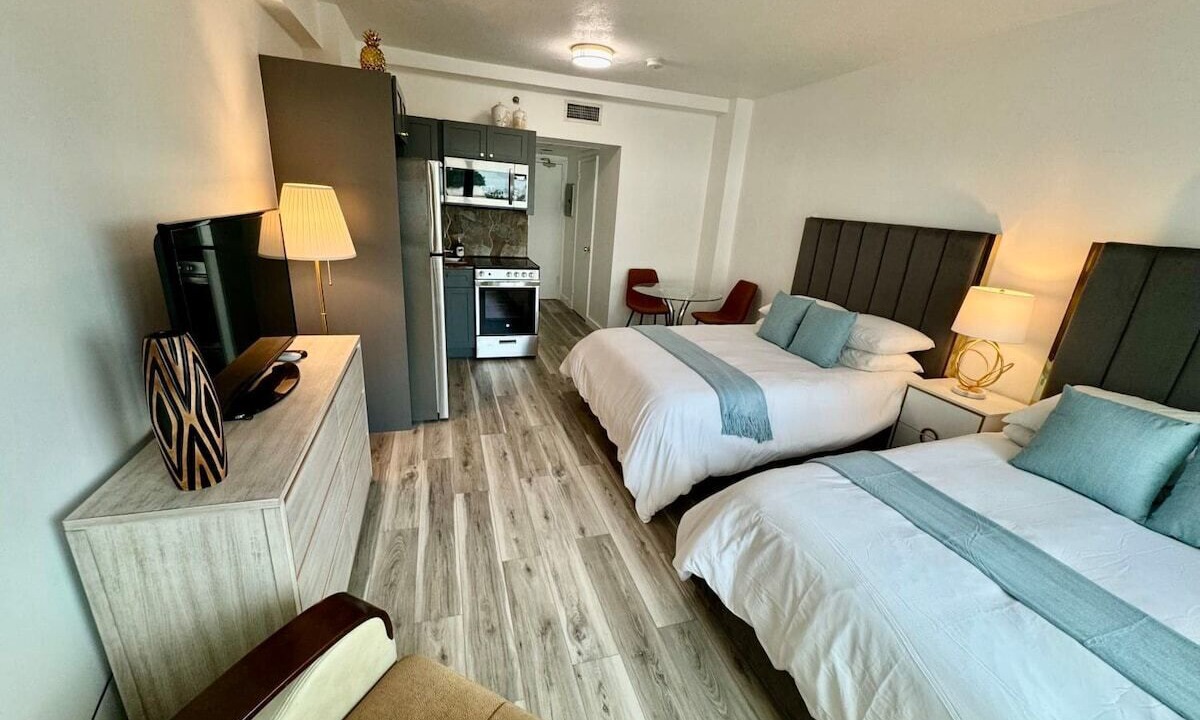 Photo of Bedroom in Mid Beach