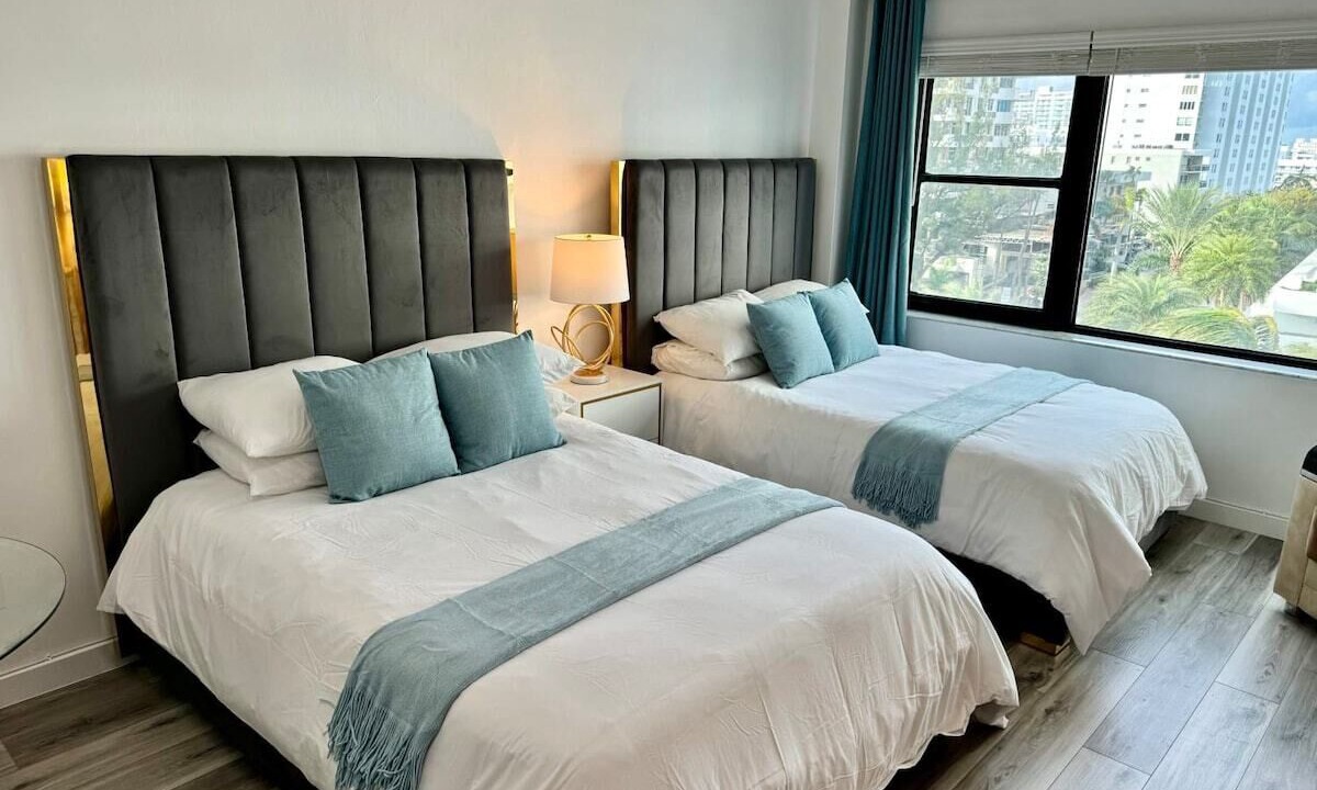 Photo of Bedroom in Mid Beach