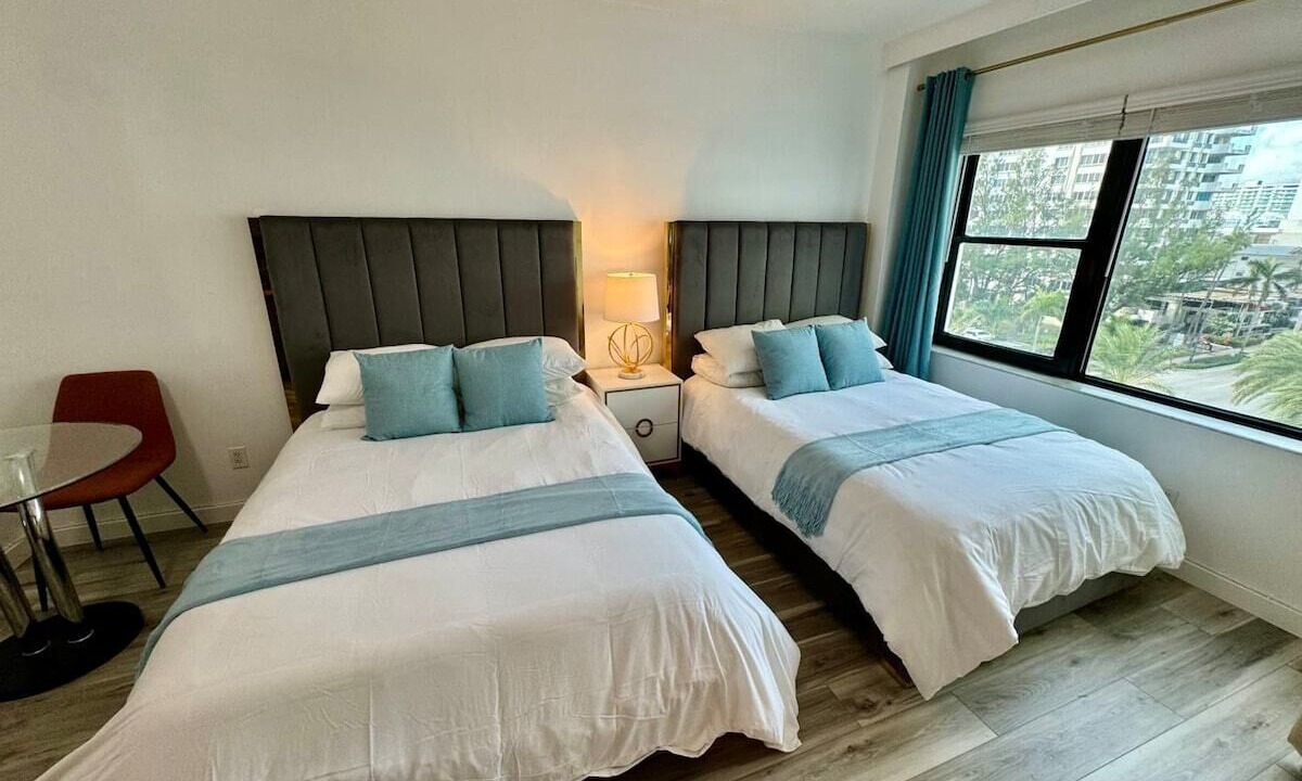 Photo of Bedroom in Mid Beach