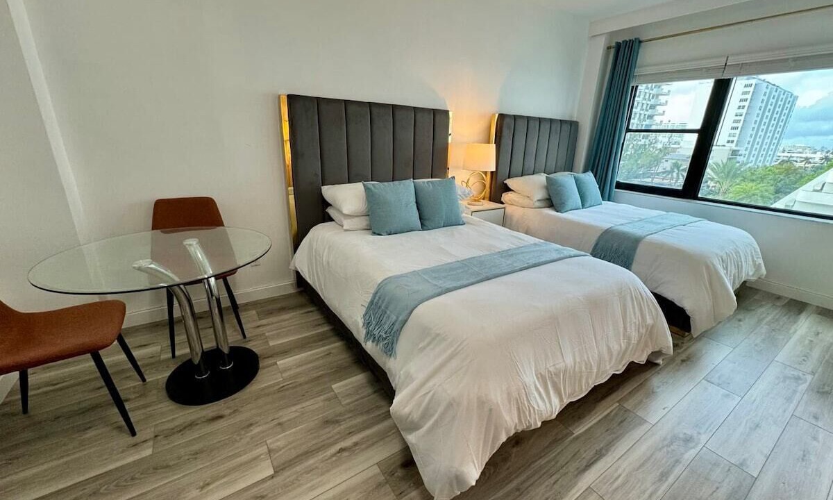 Photo of Bedroom in Mid Beach