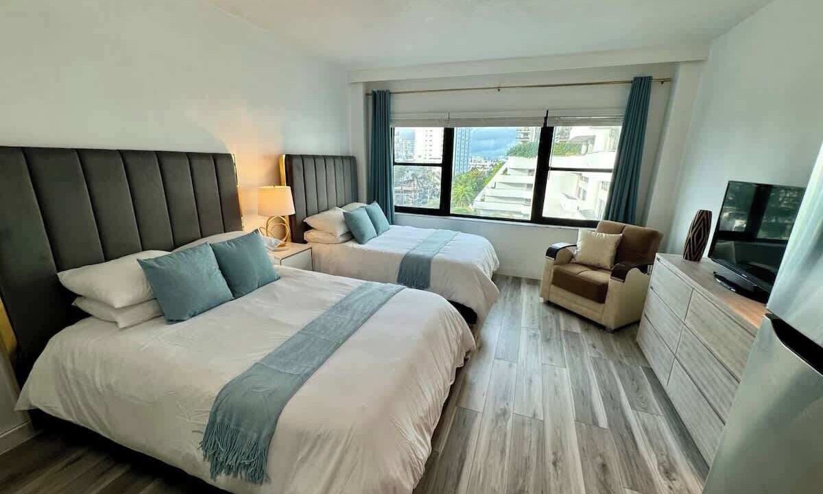 Photo of Bedroom in Mid Beach
