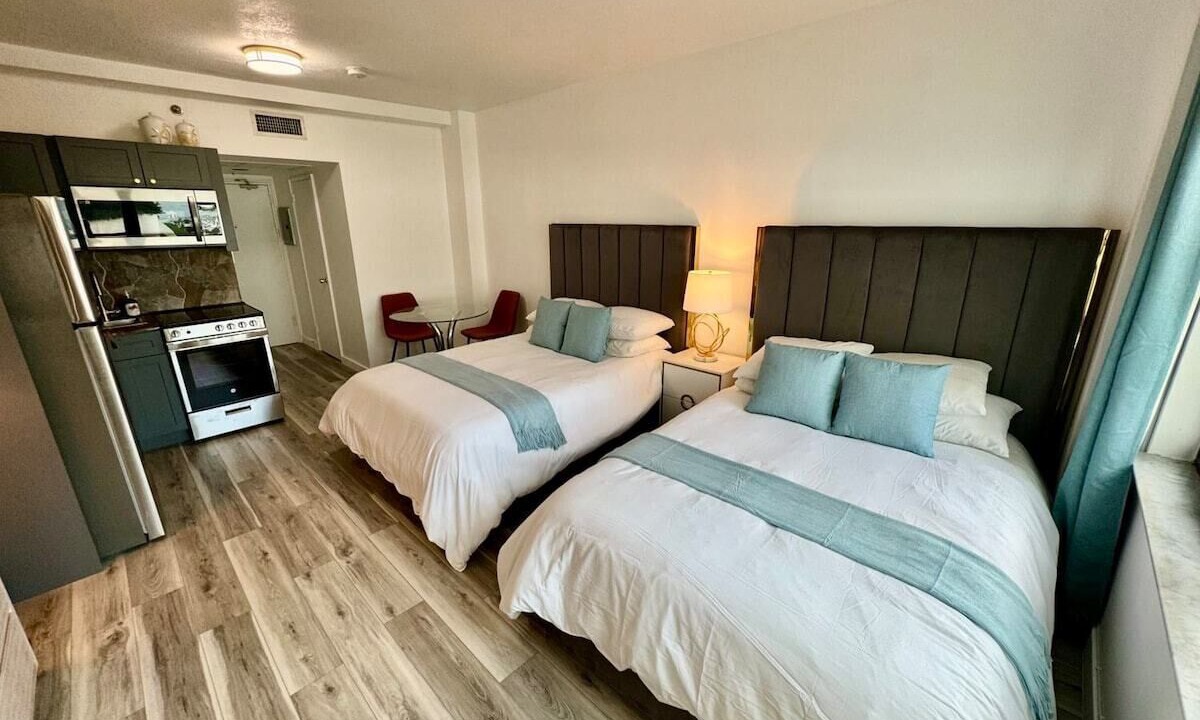 Photo of Bedroom in Mid Beach