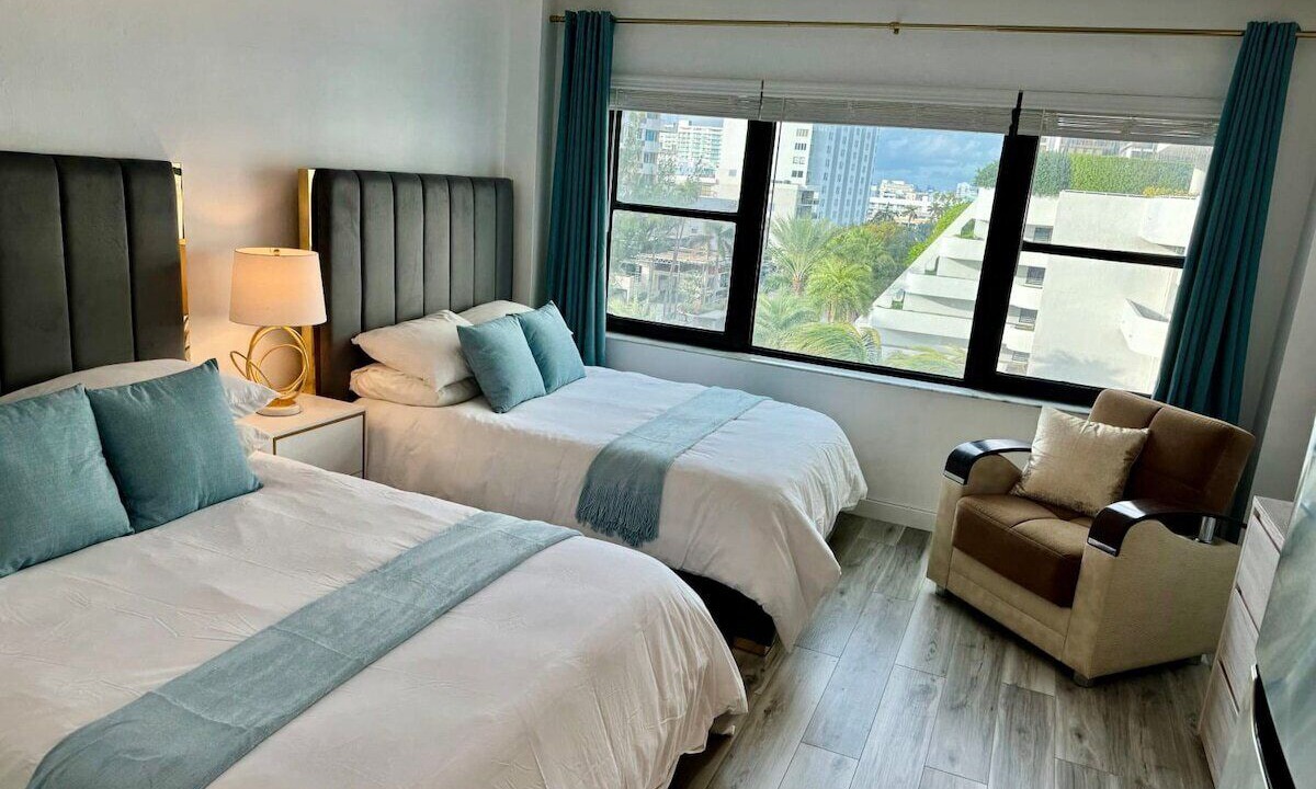 Photo of Bedroom in Mid Beach