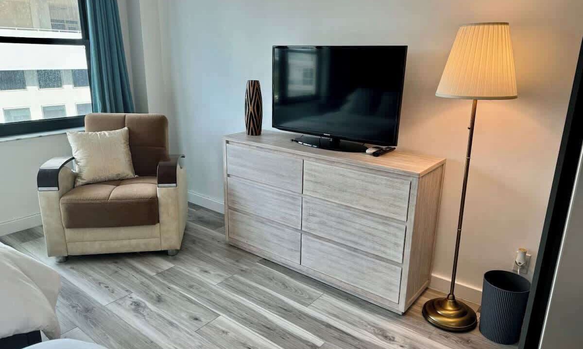 Photo of Livingroom in Mid Beach