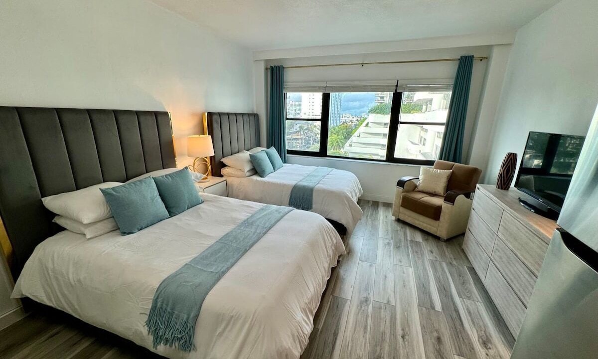 Photo of Bedroom in Mid Beach