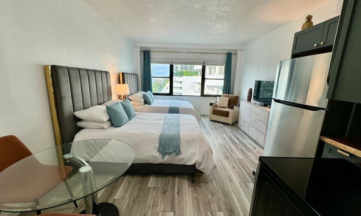 Photo of Others in Mid Beach