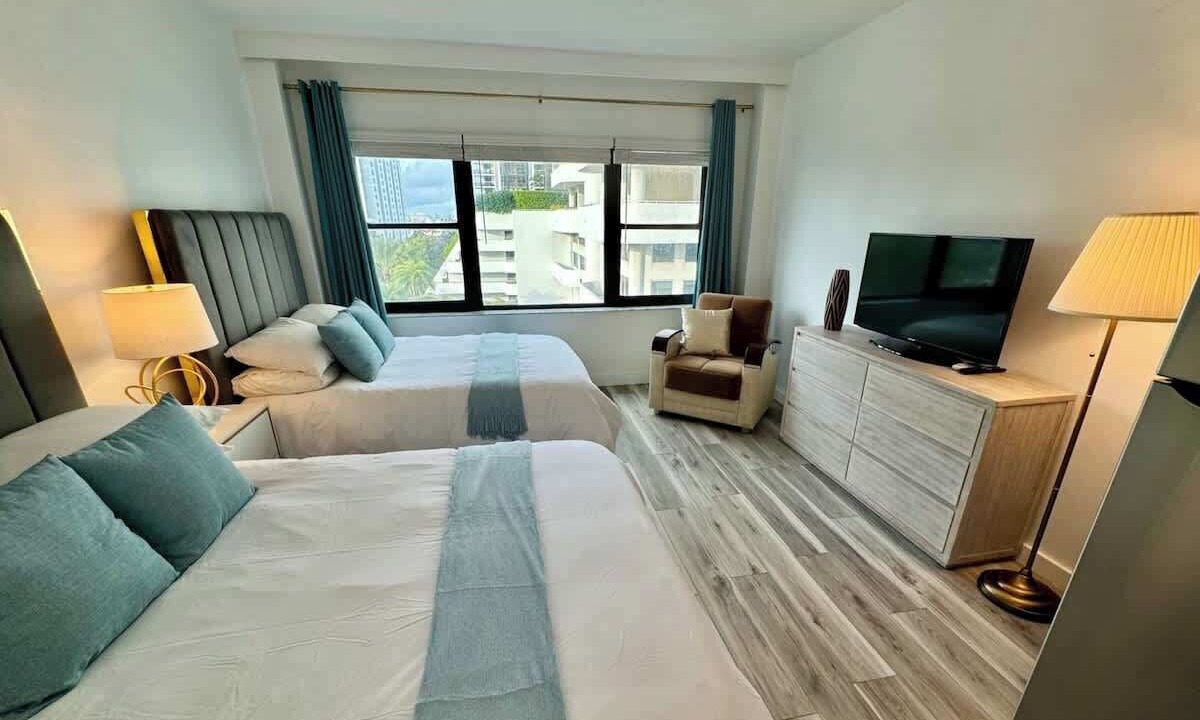 Photo of Bedroom in Mid Beach