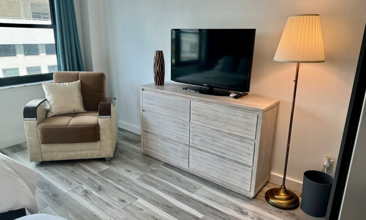 Photo of Livingroom in Mid Beach