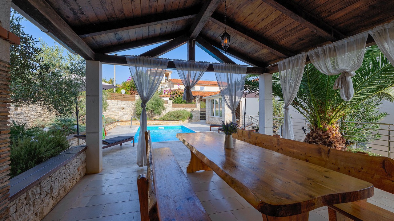 Photo of Outdoor in Liznjan