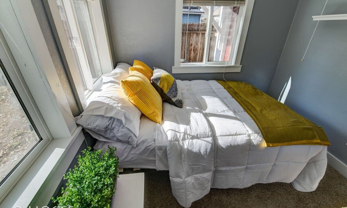 Photo of Bedroom in Central Colorado Springs