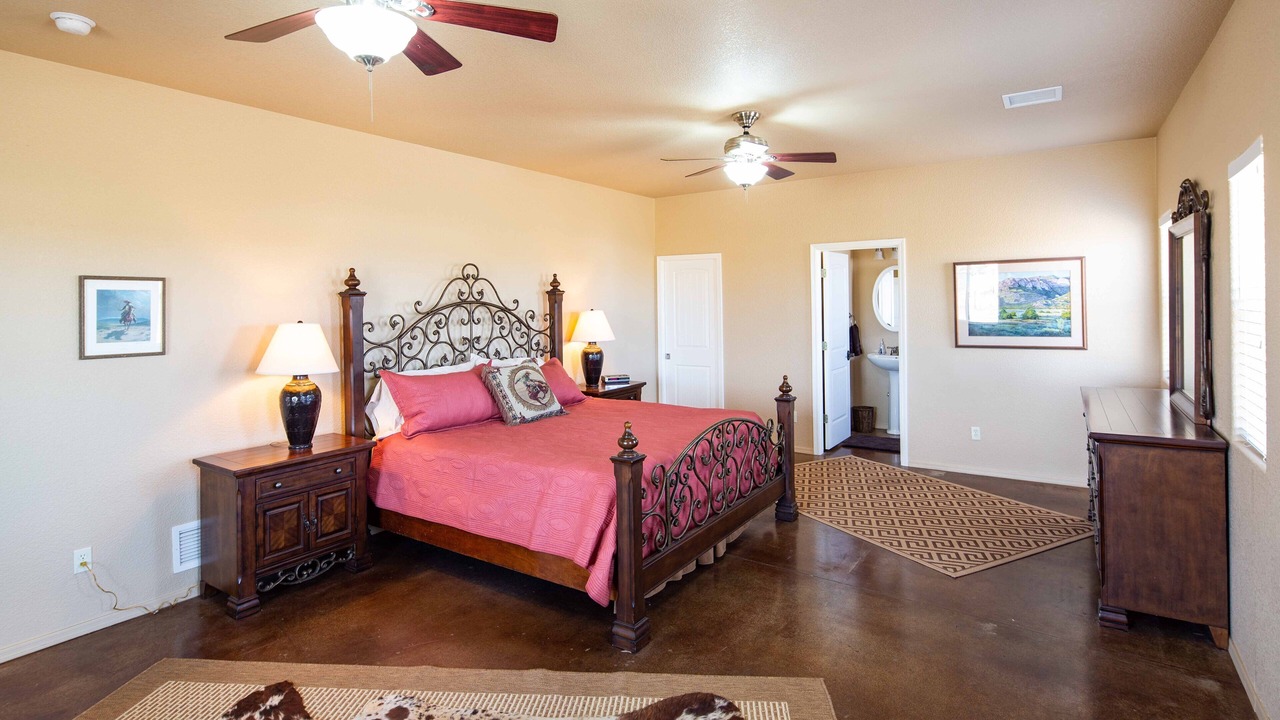 Photo of Bedroom in Elgin