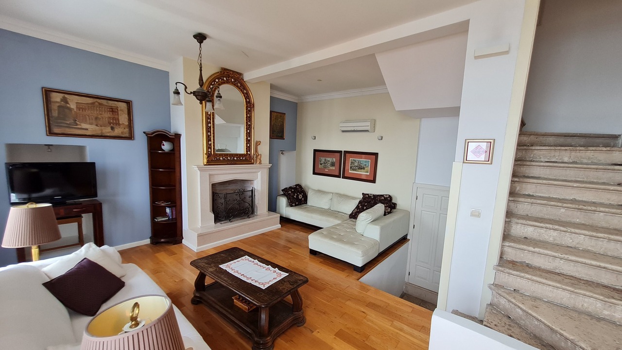 Photo of Livingroom in Pile