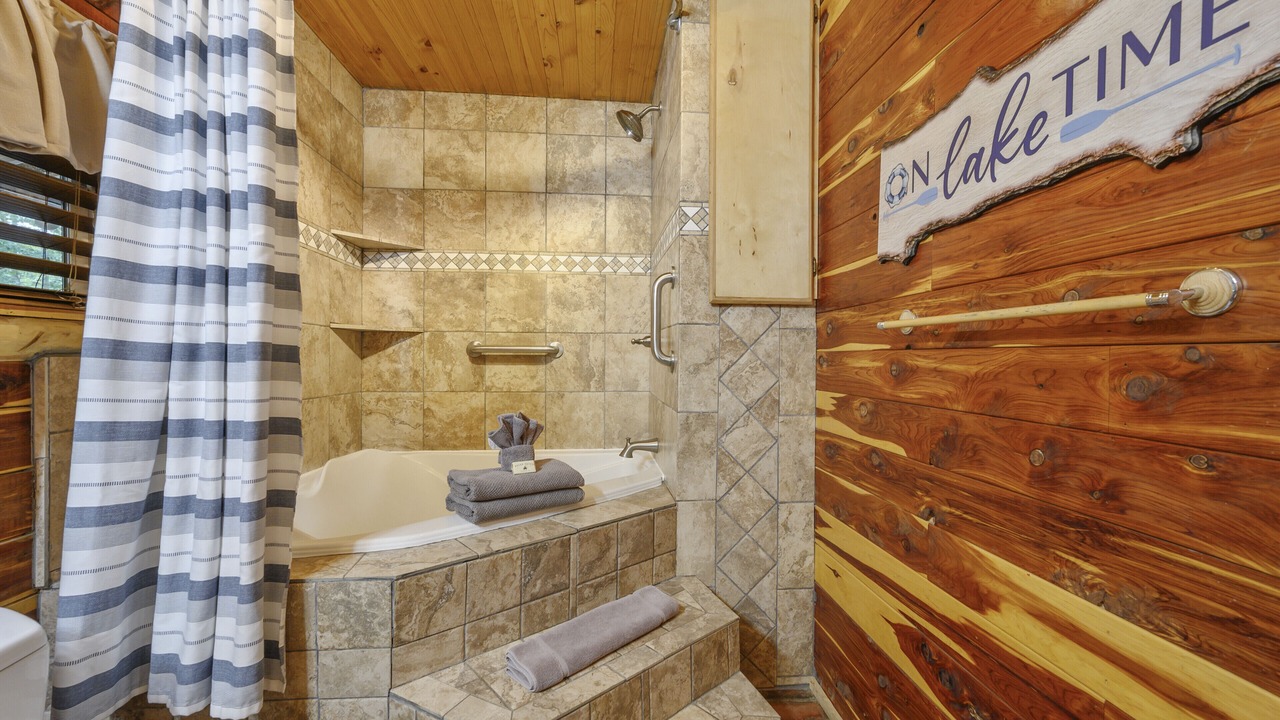 Photo of Bathroom in Smithville