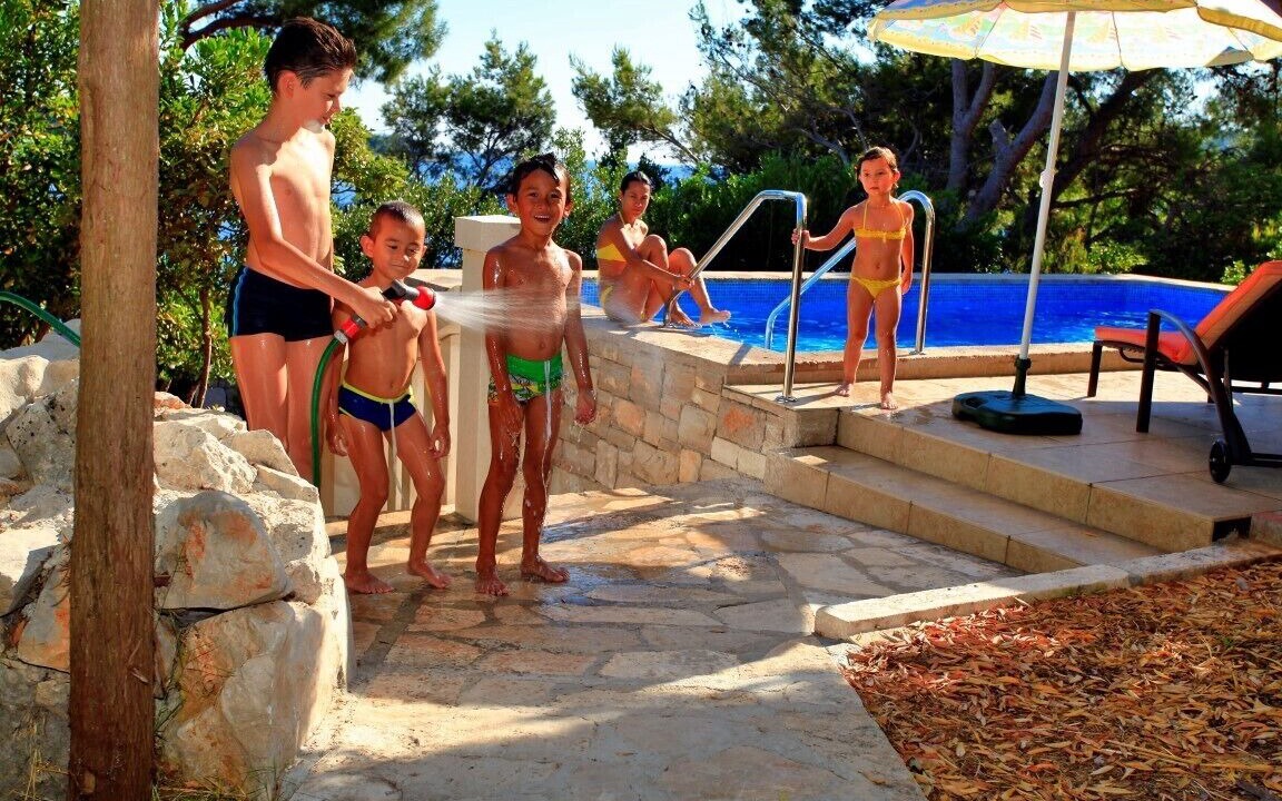 Photo of Outdoor in Potirna