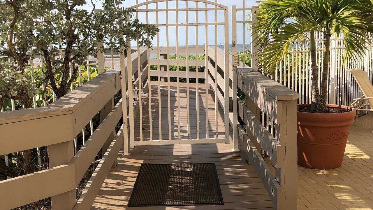 Photo of Outdoor in Vanderbilt Beach