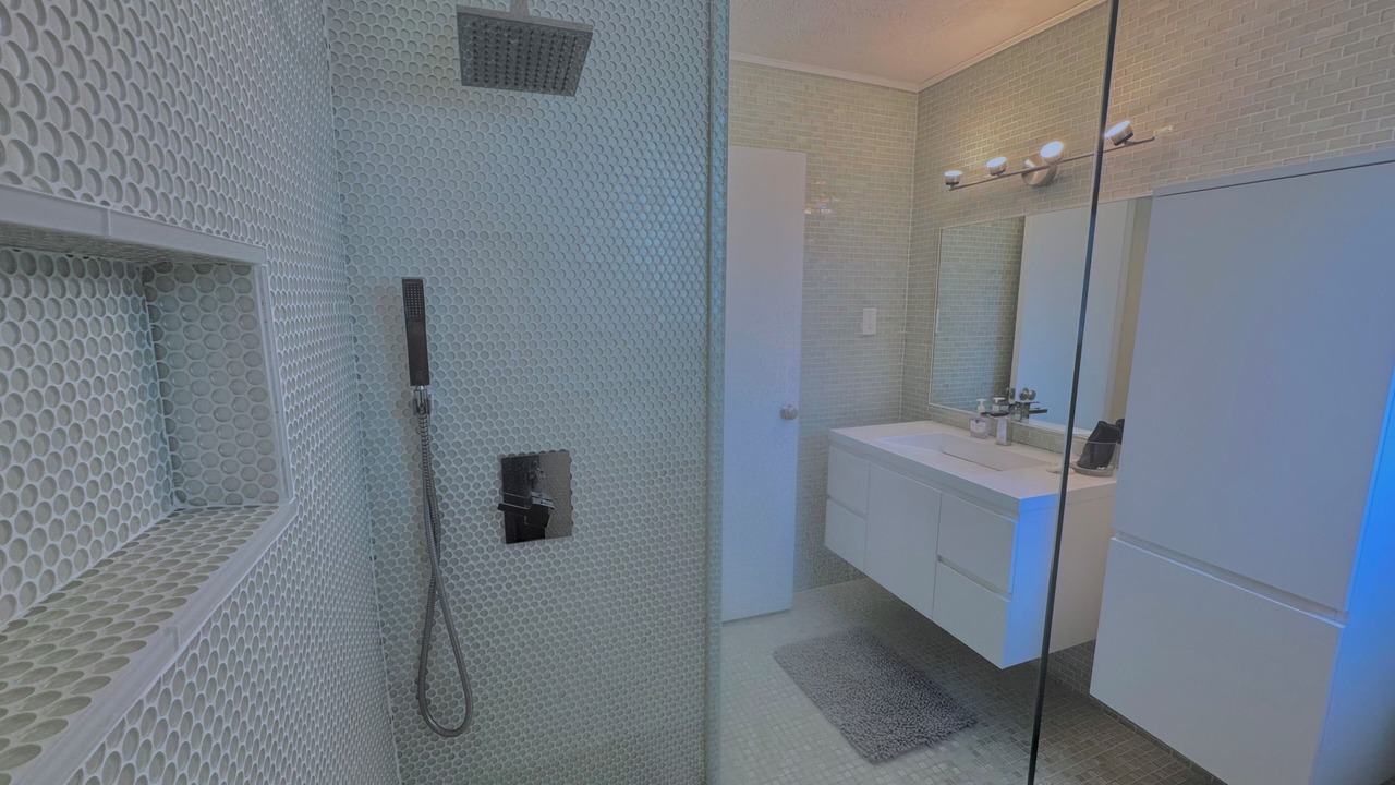 Photo of Bathroom in Boardwalk