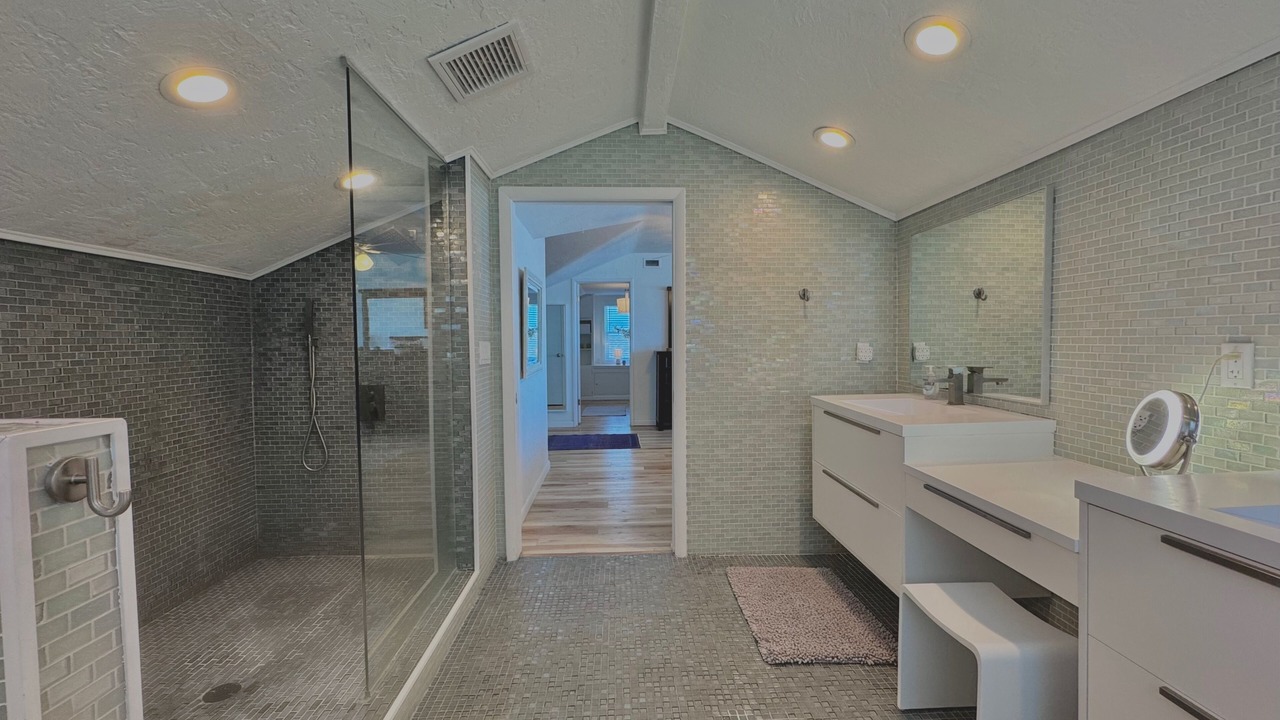 Photo of Bathroom in Boardwalk
