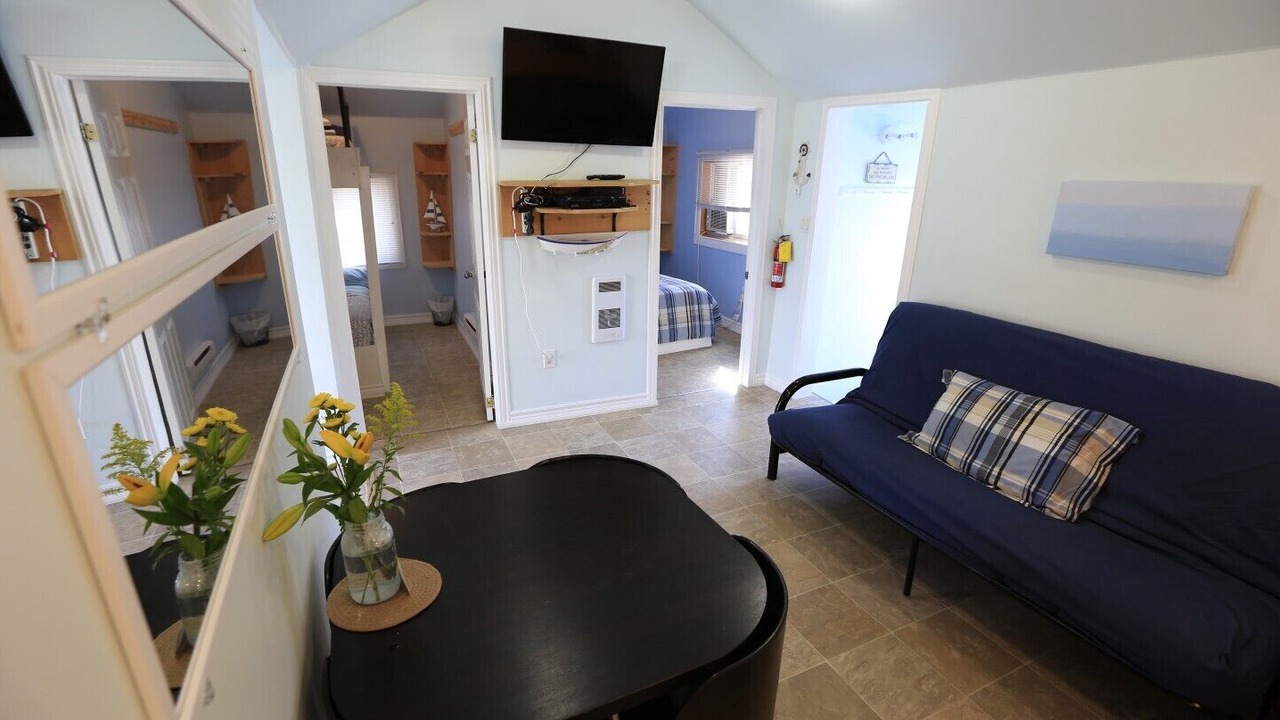Photo of Livingroom in Wasaga Beach