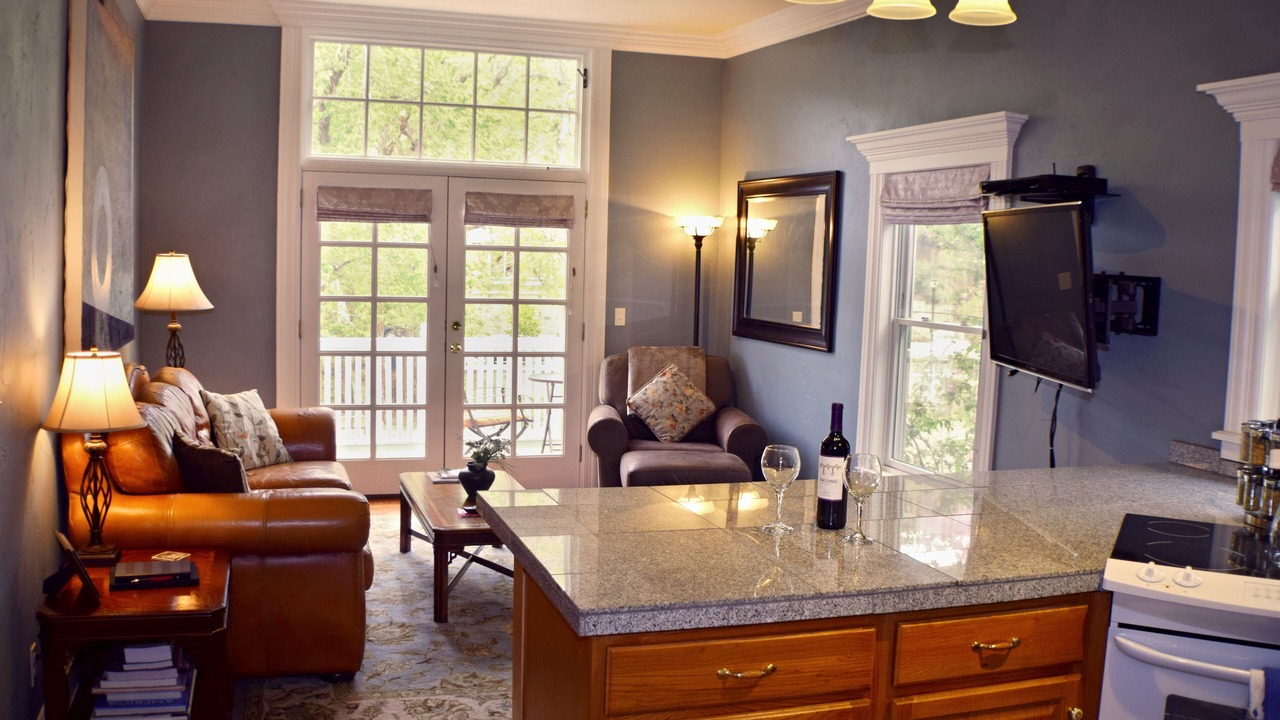Photo of Livingroom in Manitou Springs Historic District