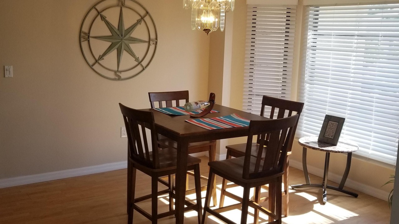 Photo of Livingroom in Englewood East