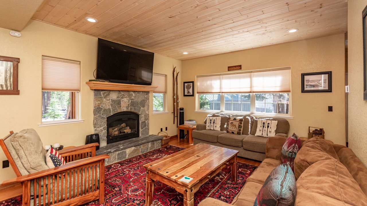Photo of Livingroom in Carnelian Bay