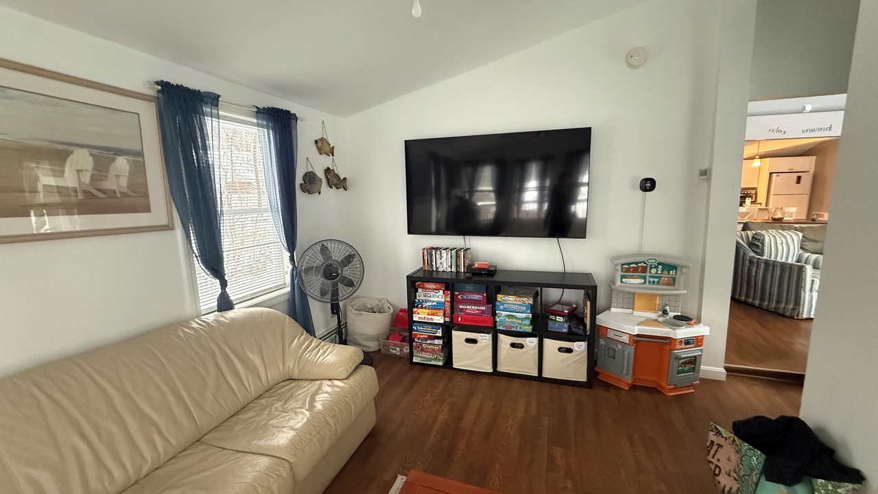 Photo of Livingroom in Dunbarton