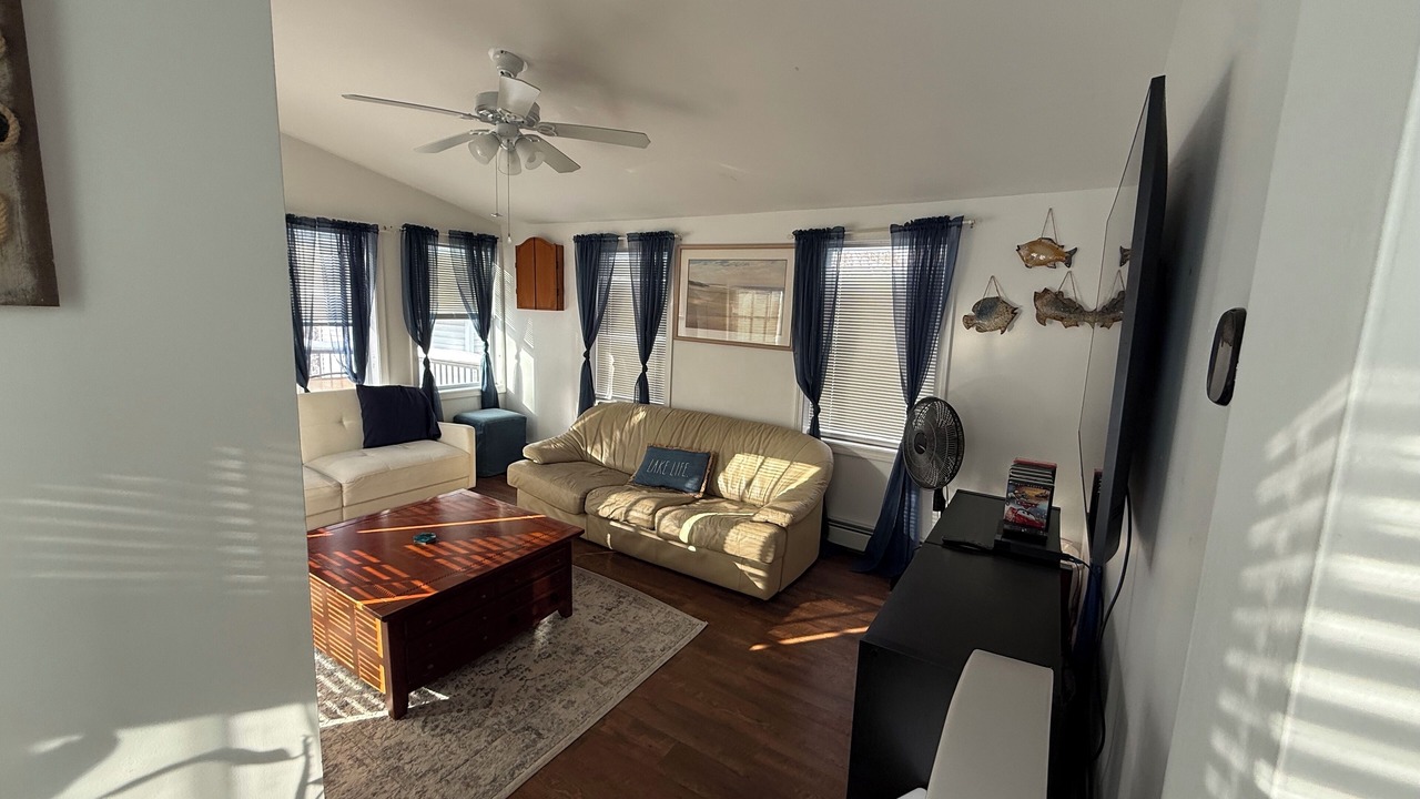 Photo of Livingroom in Dunbarton