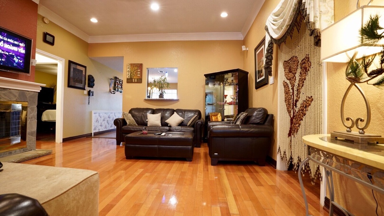 Photo of Livingroom in Haltom City