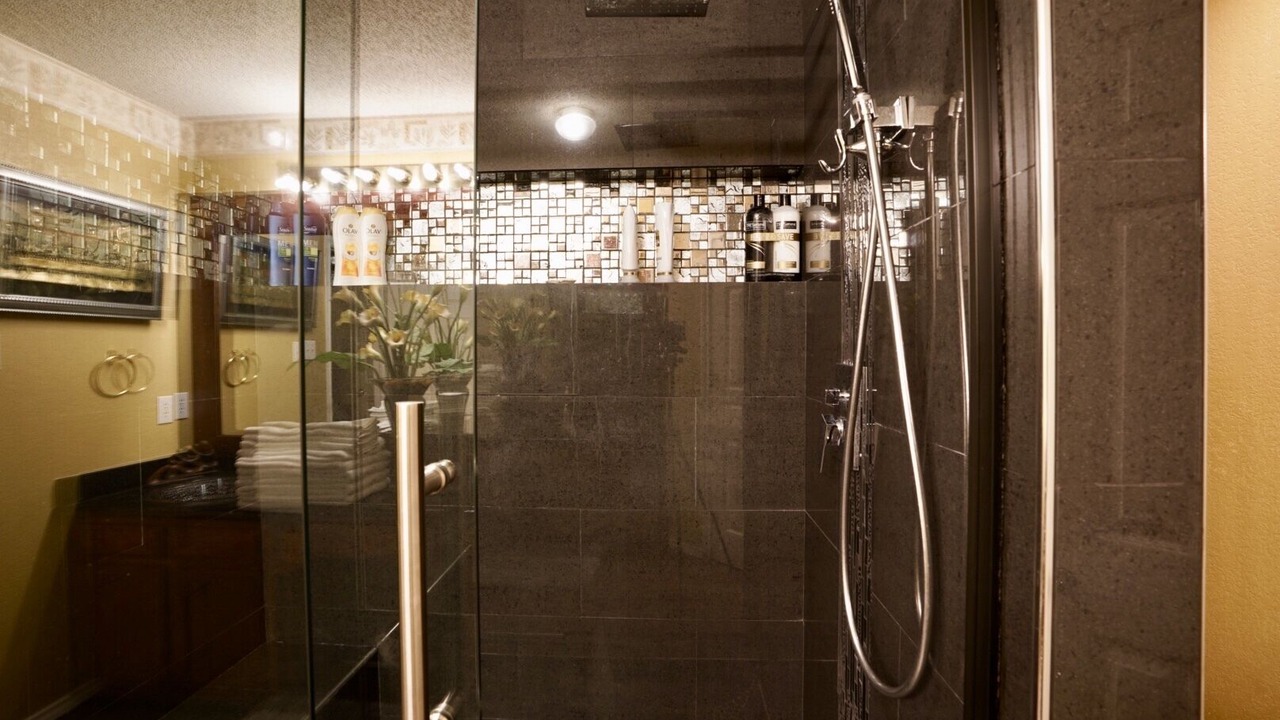 Photo of Bathroom in Haltom City