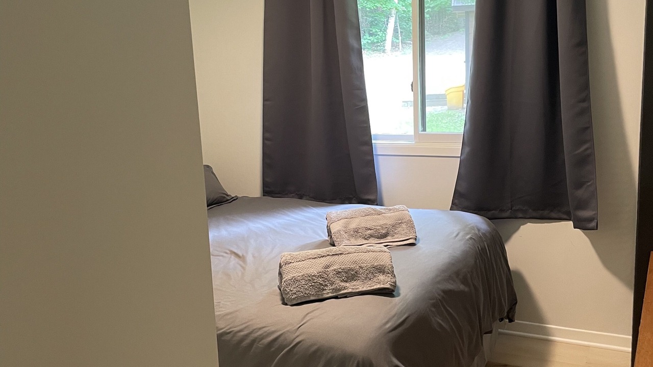 Photo of Bedroom in Lake of Bays